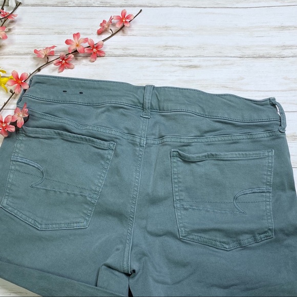 American Eagle AEO Green Twill Midi Cuffed Shorts - Picture 5 of 6